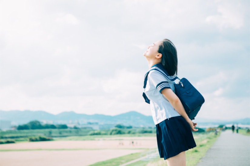 HUG you吸収型サニタリーショーツを着用した学生のイメージ